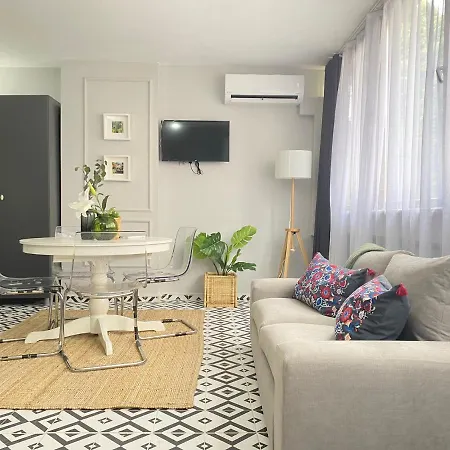Refreshing And Central Studio Flat In Kabatas Apartamento